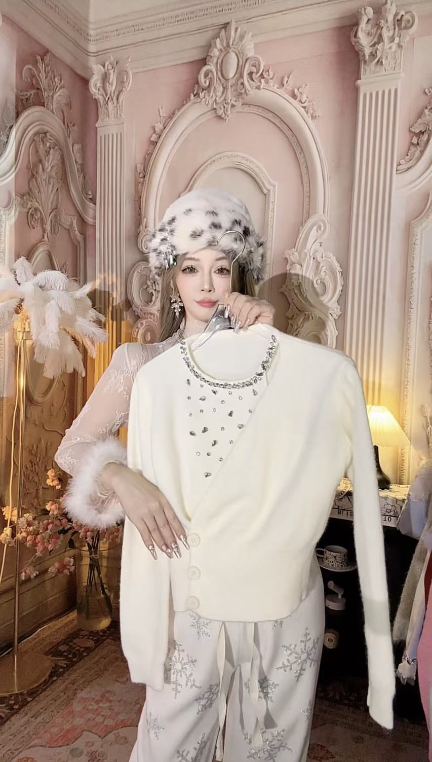 【崔】M0086重工镶钻挂脖毛针织衫时尚气质假两件上衣