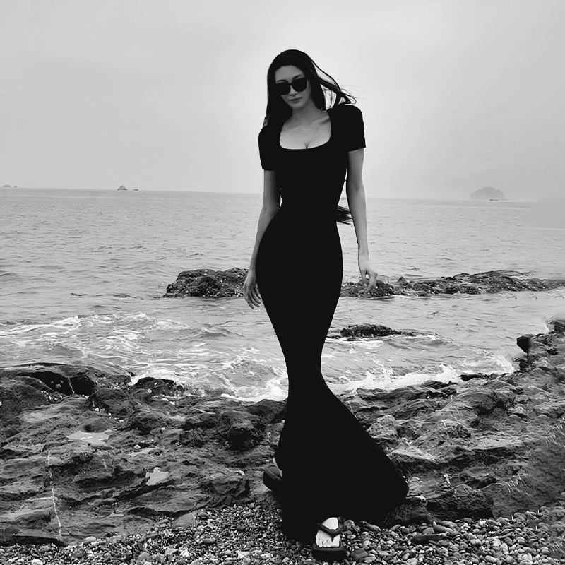 欧美夏款步步生莲短袖方领包臀鱼尾裙ins设计款鱼尾裙长款连衣裙