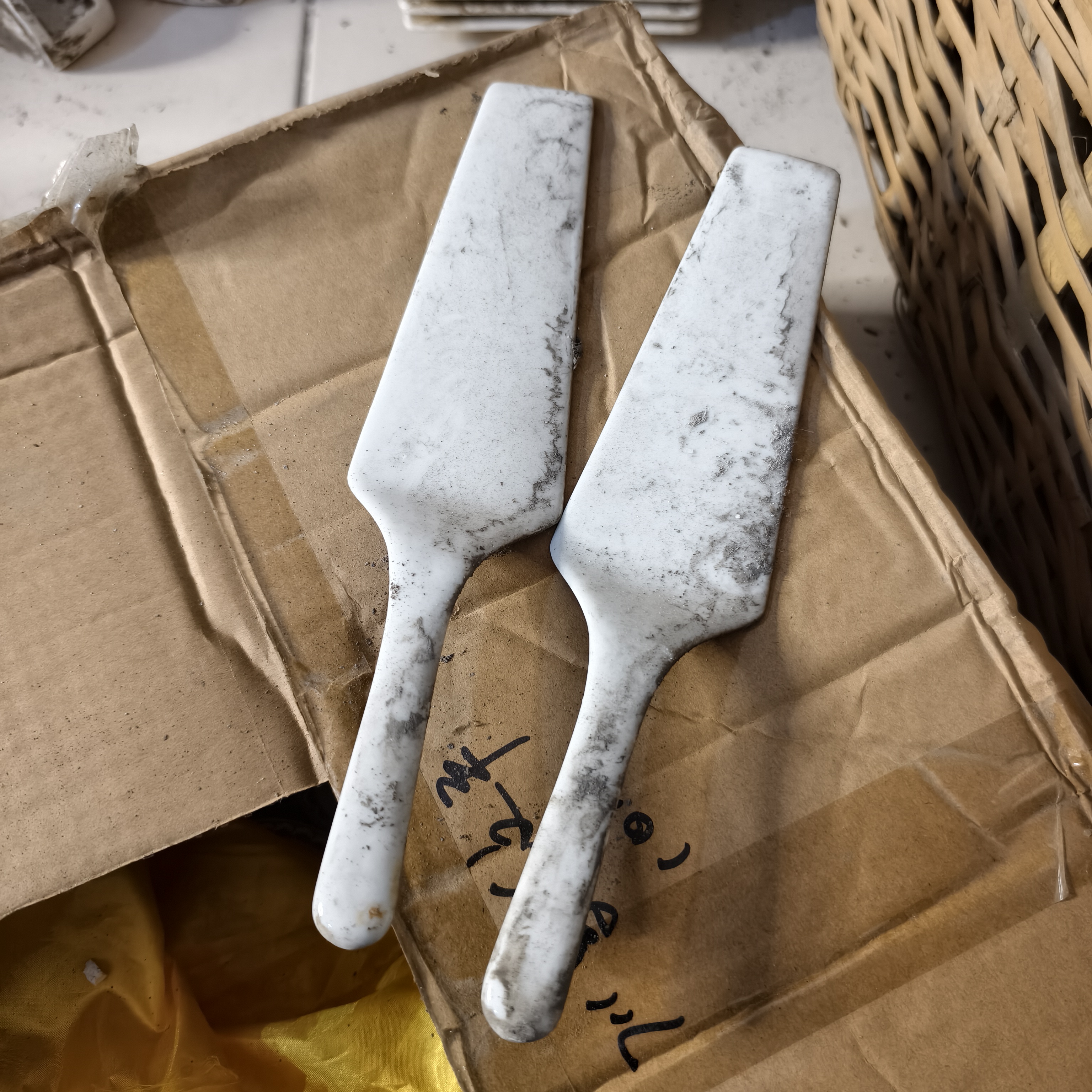 陶瓷西餐铲子2个 微瑕