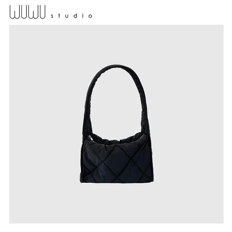  WUWU STUDIO【枕头包】极简大容量菱形格便携单肩斜跨包6262 