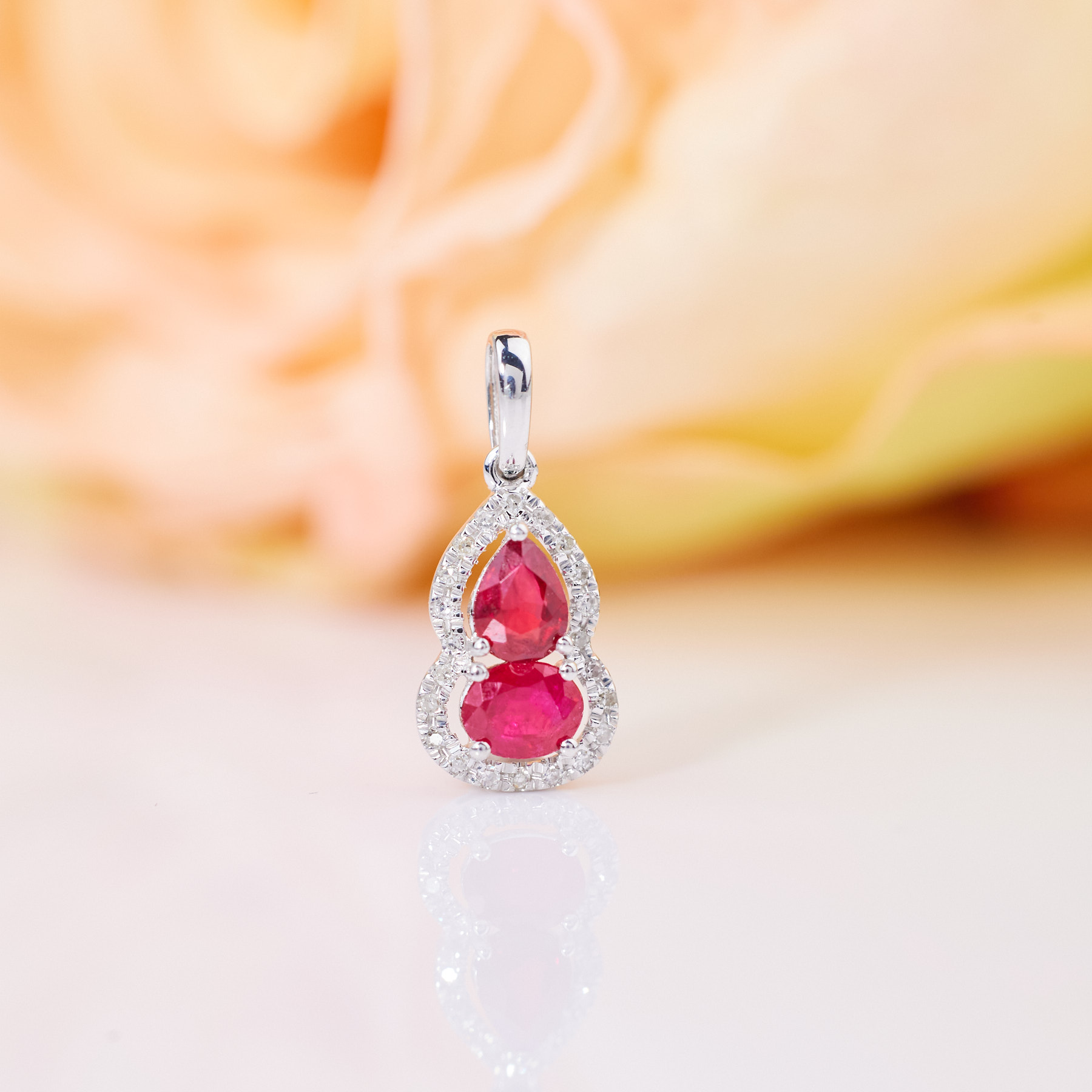 玉峰珠宝丨安娜【葫芦】红宝石吊坠*18K镶嵌*U7136多样性发其一