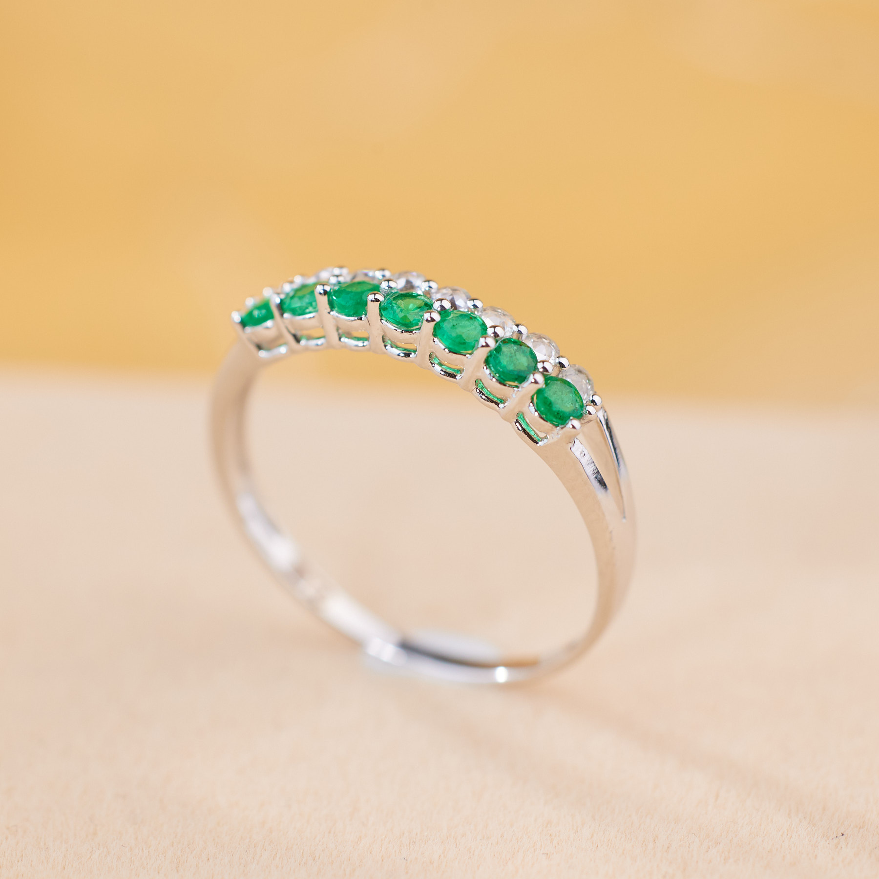 玉峰珠宝丨幼薇*祖母绿戒指*18K金镶嵌U7811