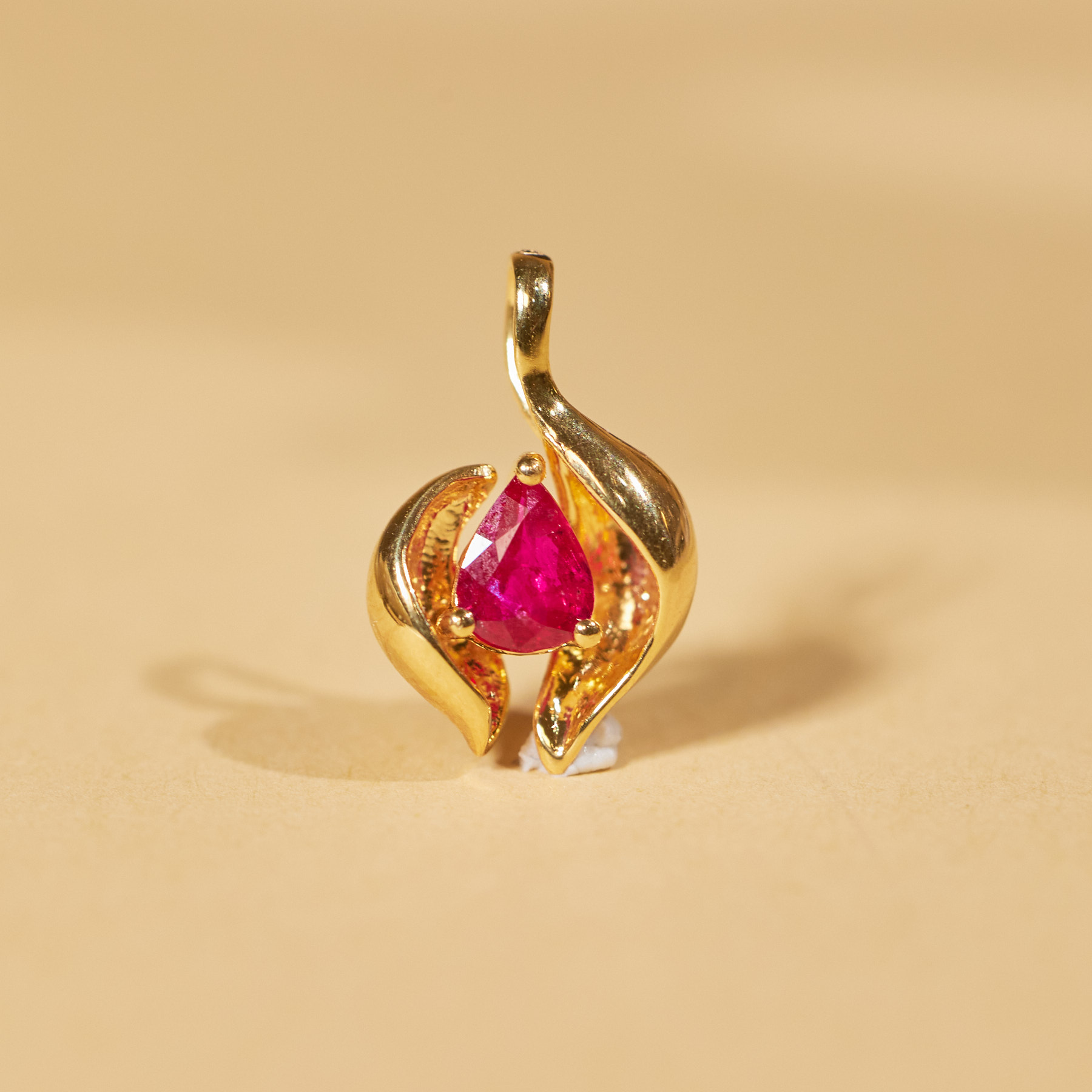 【玉峰珠宝丨安娜严选】红宝石吊坠18K金【U9738】多样性发一