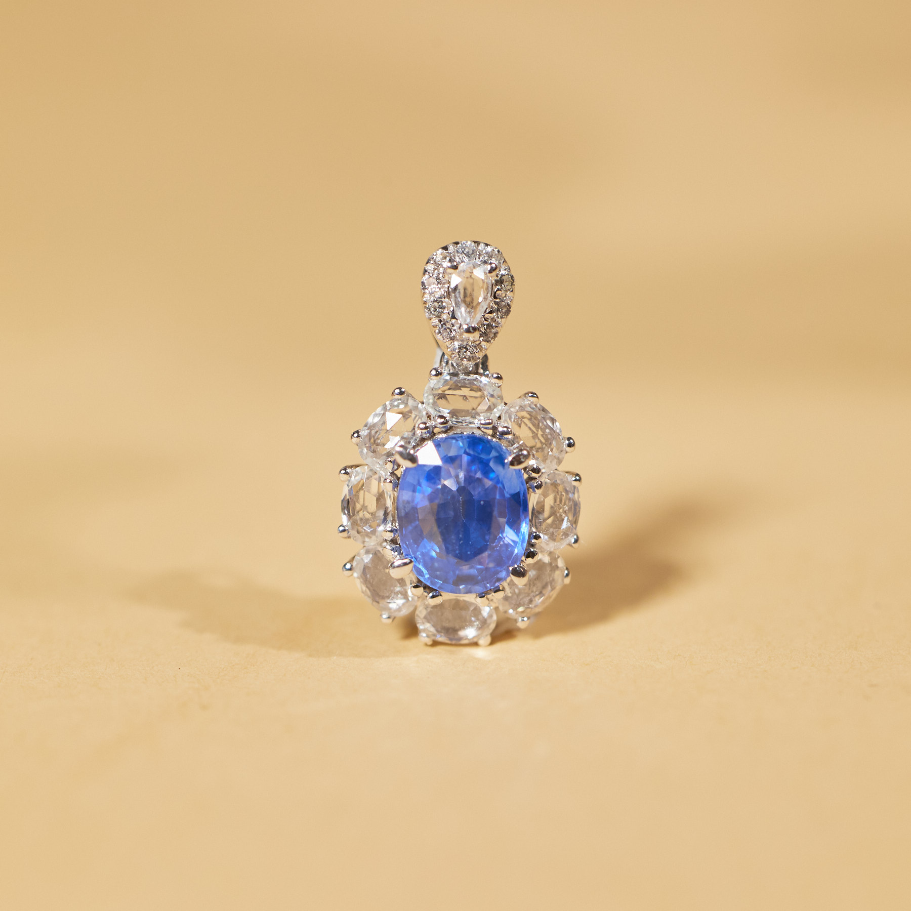 【玉峰珠宝丨安娜严选】蓝宝石吊坠18K金【U1044】多样性发一