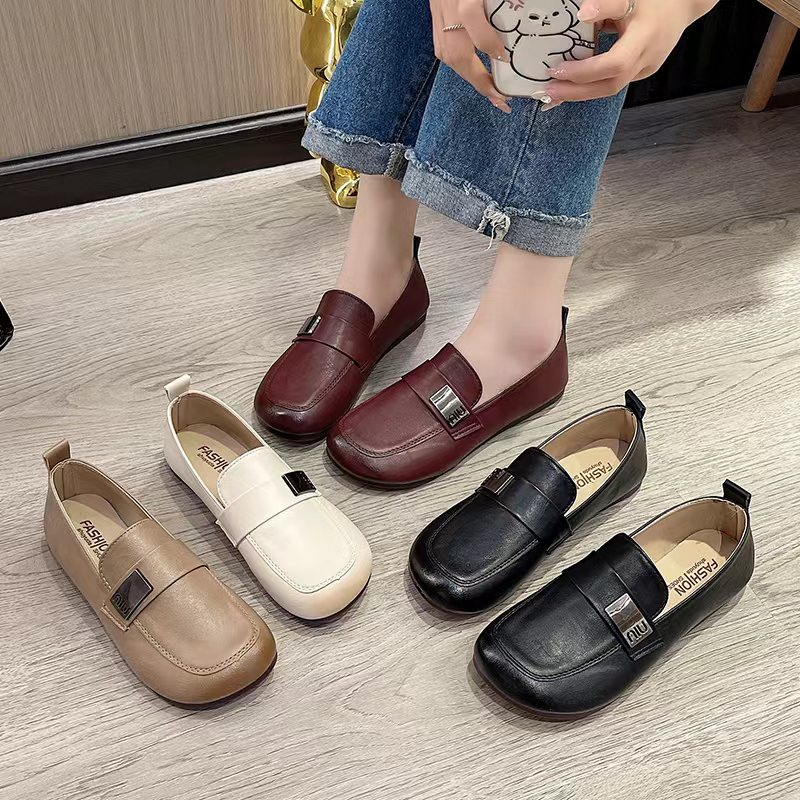 TP8618新款一脚蹬金属扣圆头妈妈鞋