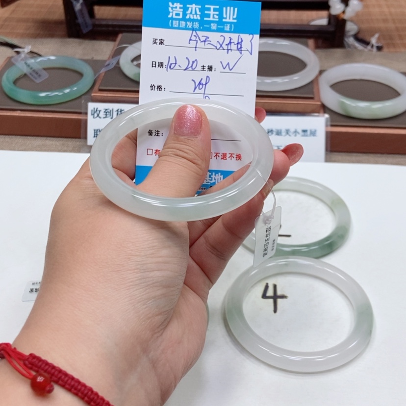 【闪购商品】石英质玉手镯未镶嵌l****～