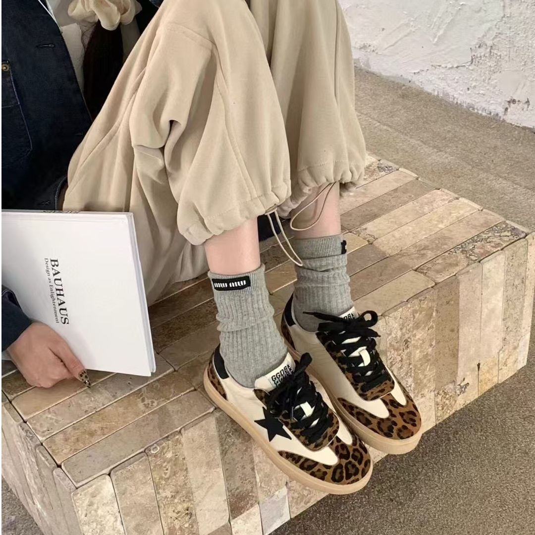  秋冬新款 爆版新品  韩版真皮时尚做旧星星鞋