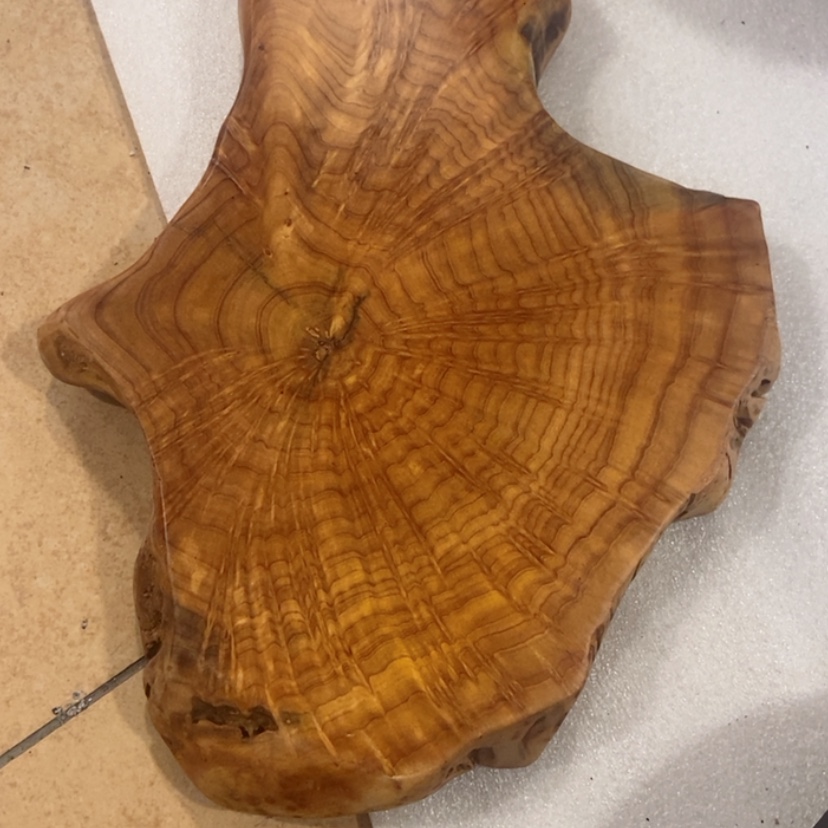 【闪购商品】香杉木根雕玉*姐