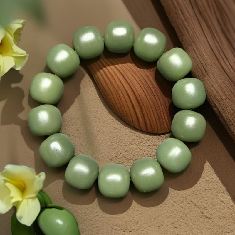 新疆和田玉沙枣青豆卡16老型玉手串单圈