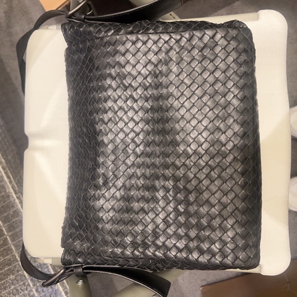 95新 BOTTEGA VENETA/葆蝶家 葆蝶家 百搭款黑色单肩包