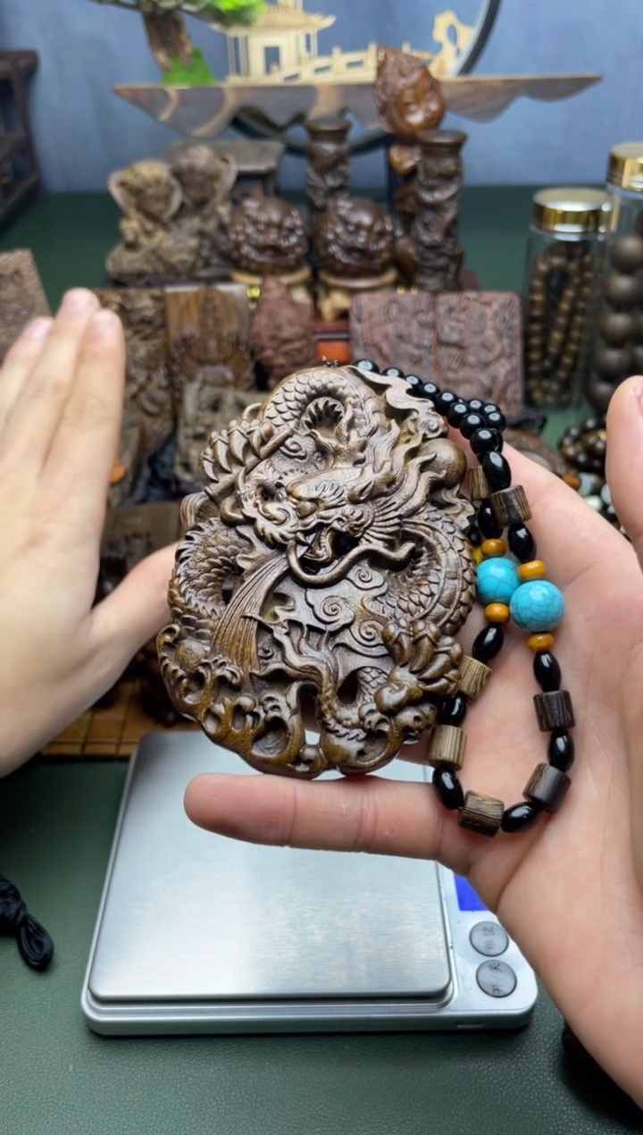 【闪购商品】香木大龙牌手把件