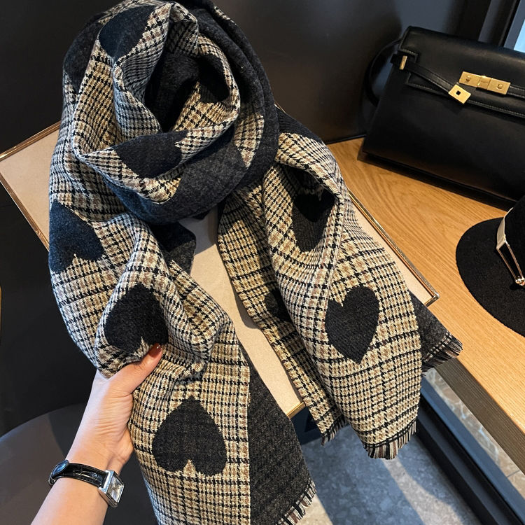 披肩秋冬季韩版百搭爱心小细格子保暖亲肤围脖两用女学生双面情侣