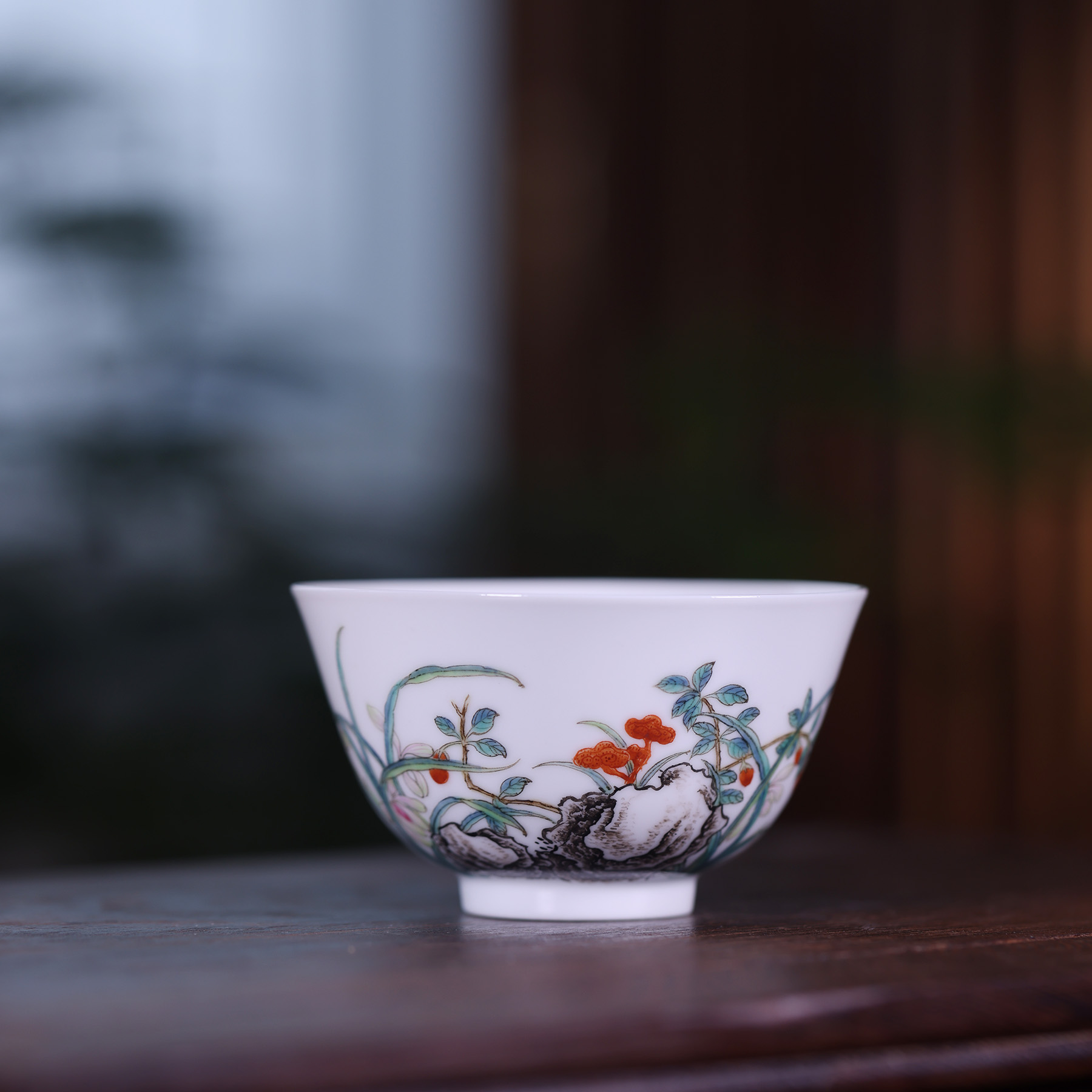 盛古珍玩-珐琅兰花杯-手绘陶瓷有差异