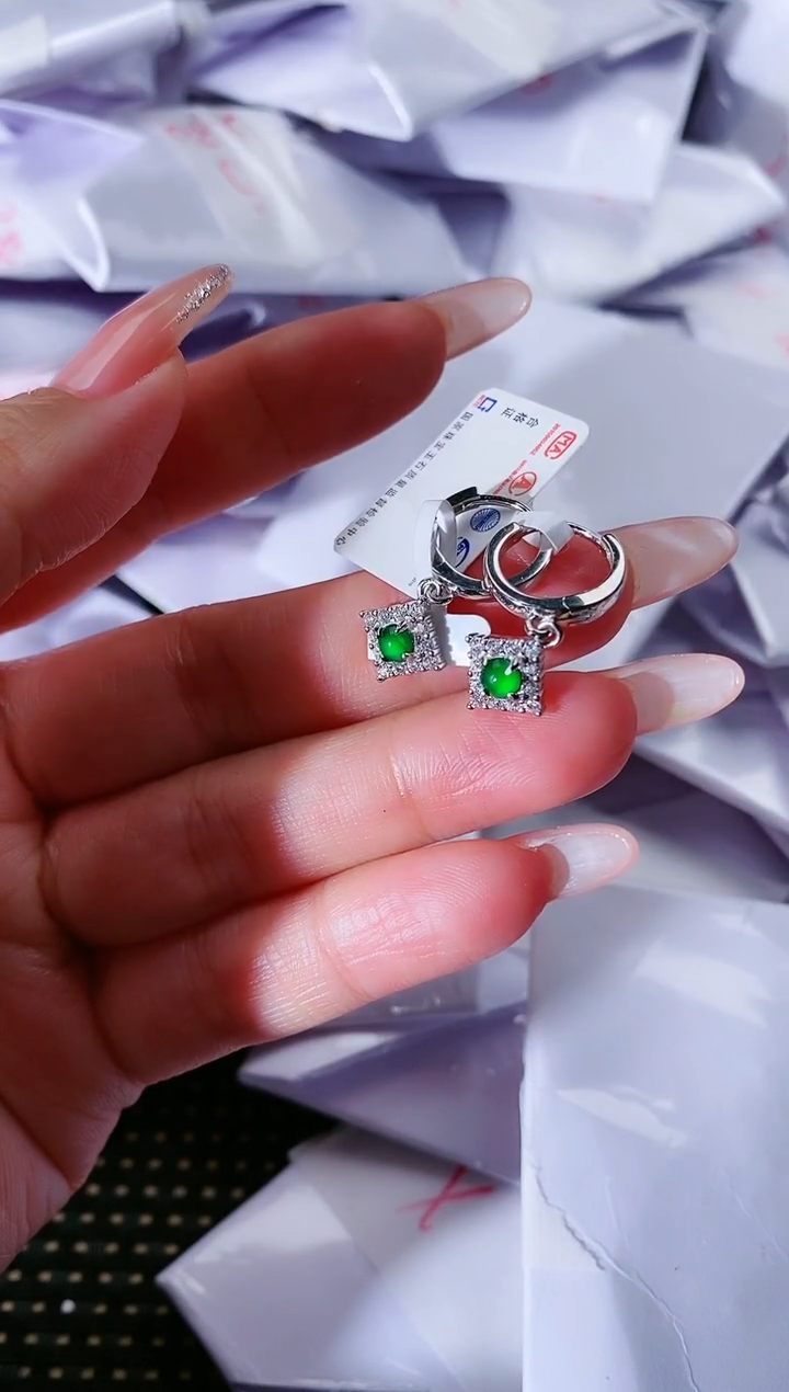 【闪购商品】翡翠耳饰银S925镶嵌88