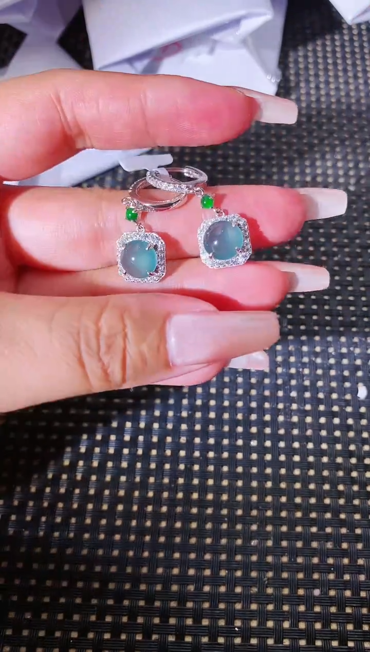 【闪购商品】翡翠耳饰银S925镶嵌333333333