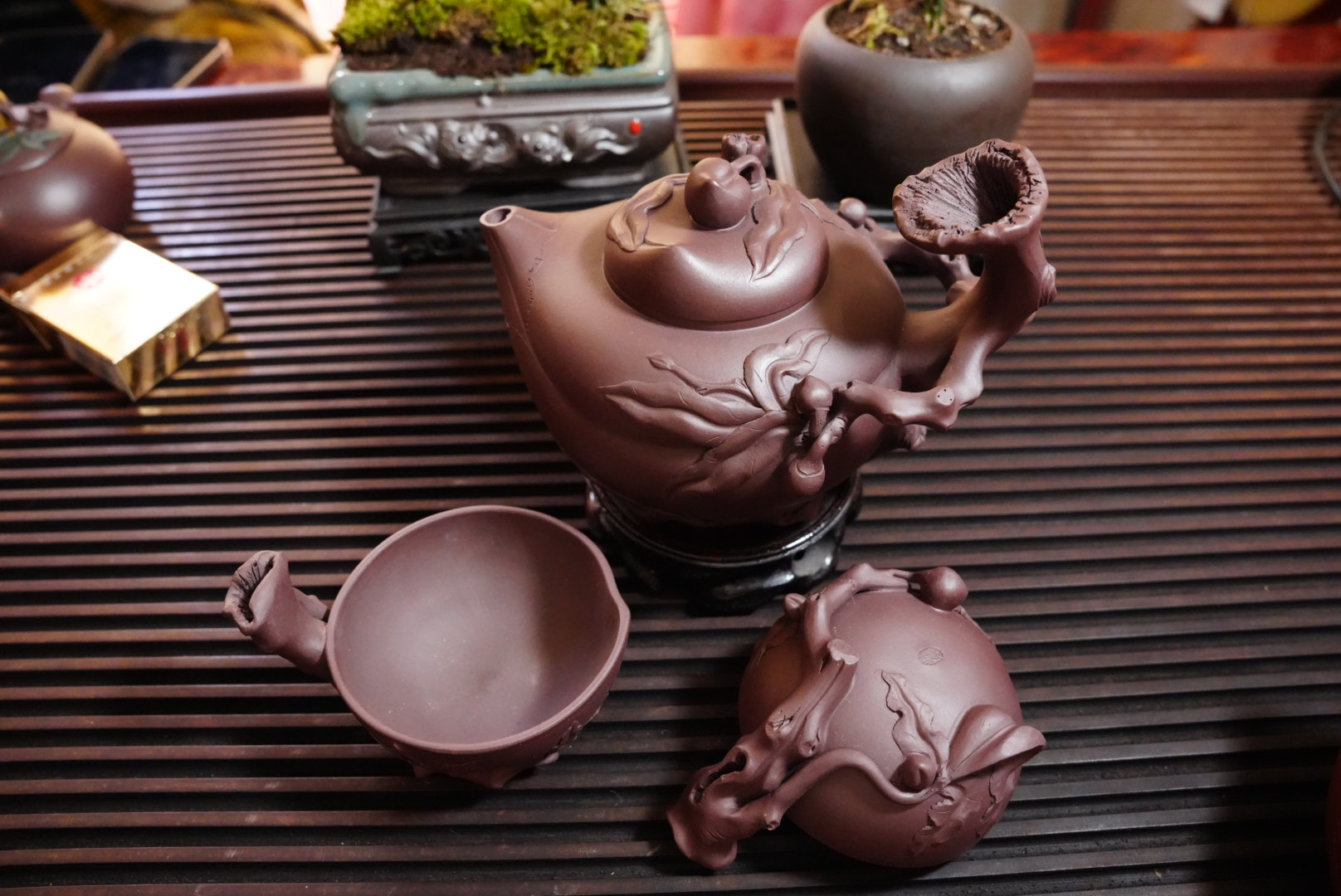 宜兴手工紫砂寿桃壶原矿精品紫砂泥