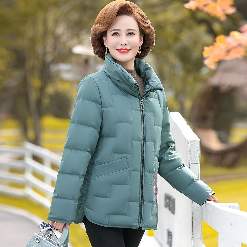 中老年棉服女2023冬季短款棉衣妈妈装时尚保暖加厚奶奶外套
