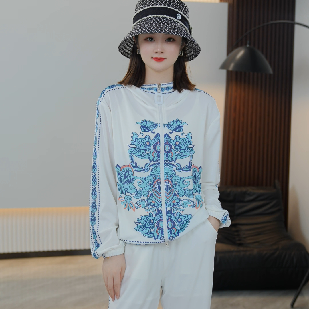 【WW单件长袖】显瘦高贵青花瓷长袖减龄轻奢休闲女运动夏2424059