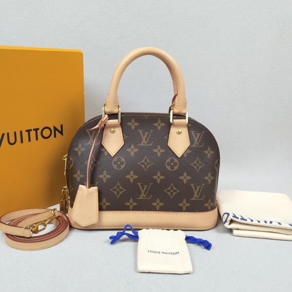 95新 LouisVuitton/路易威登 路易威登/箱包/95新/市场价99999