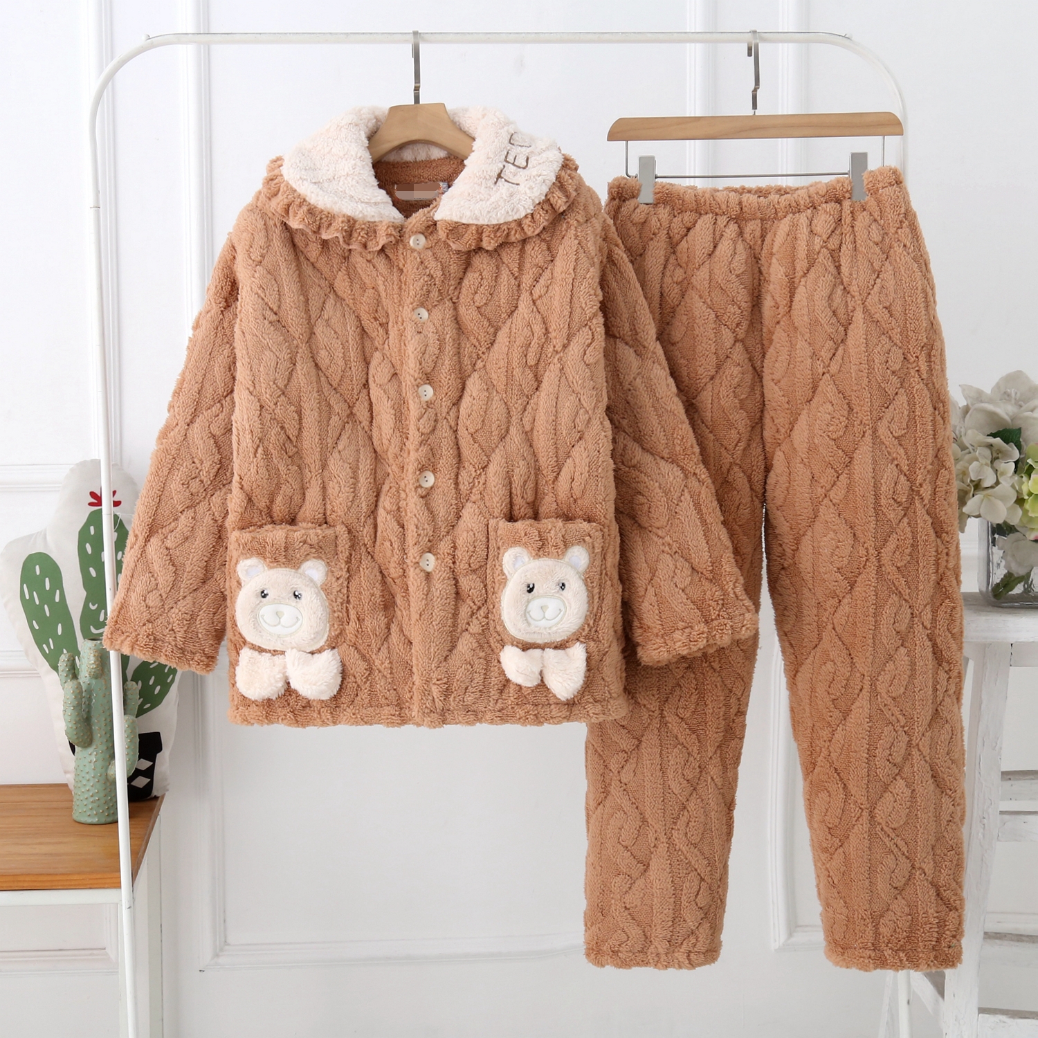 冬天加厚女士保暖夹棉法兰绒睡衣套装可外出夹棉加绒珊瑚绒家居服