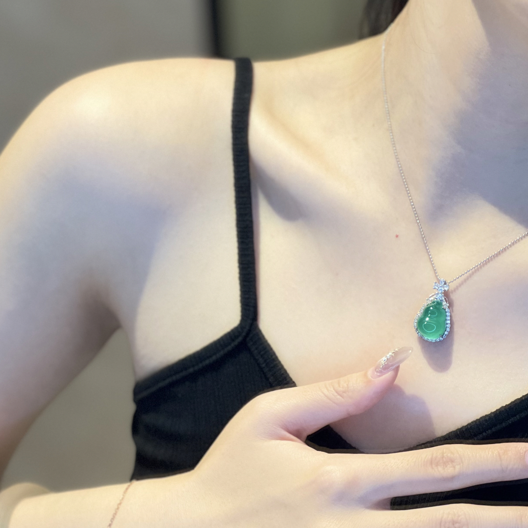 天然玉髓葫芦项链