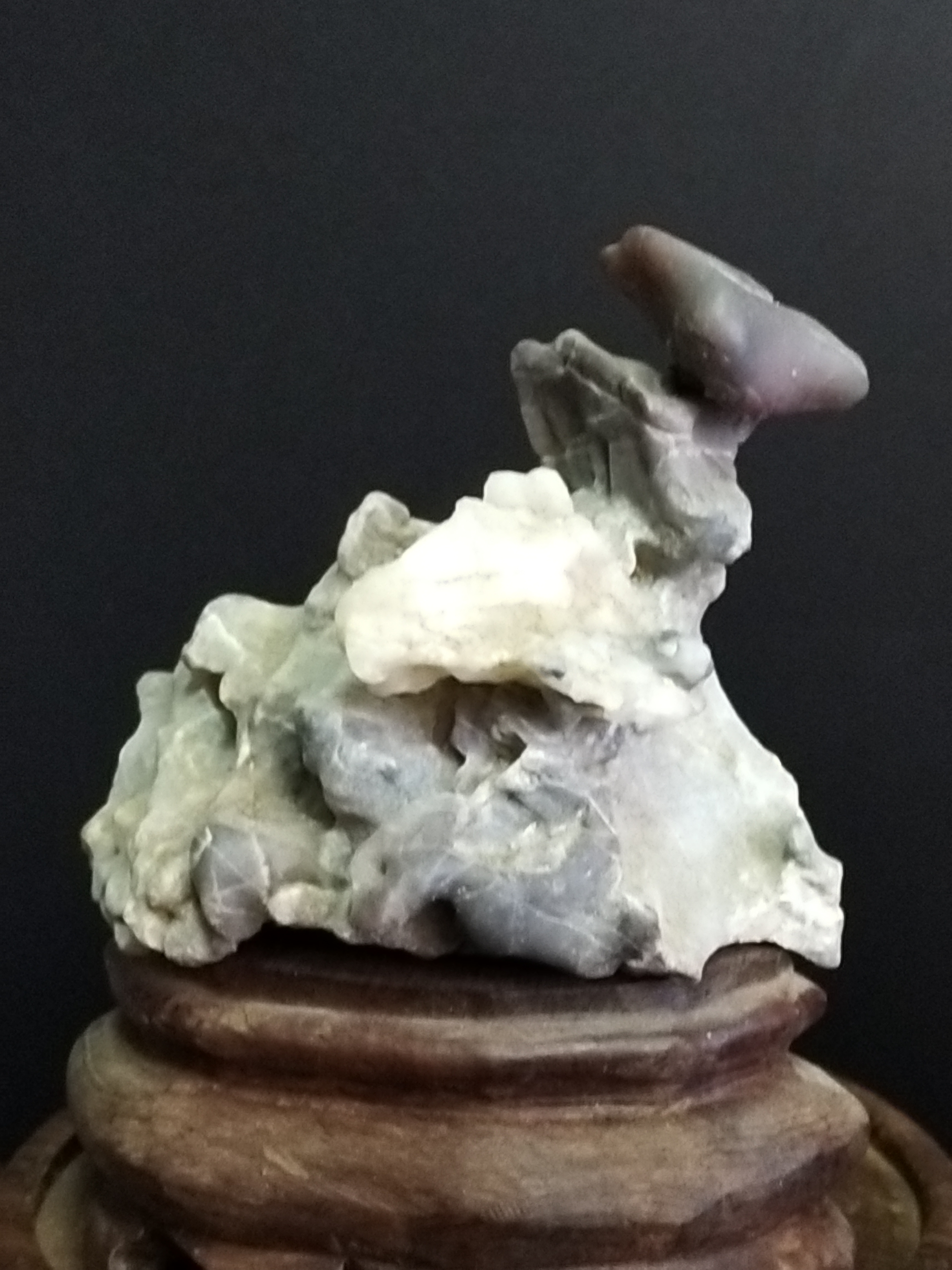 内蒙古沙漠风凌石