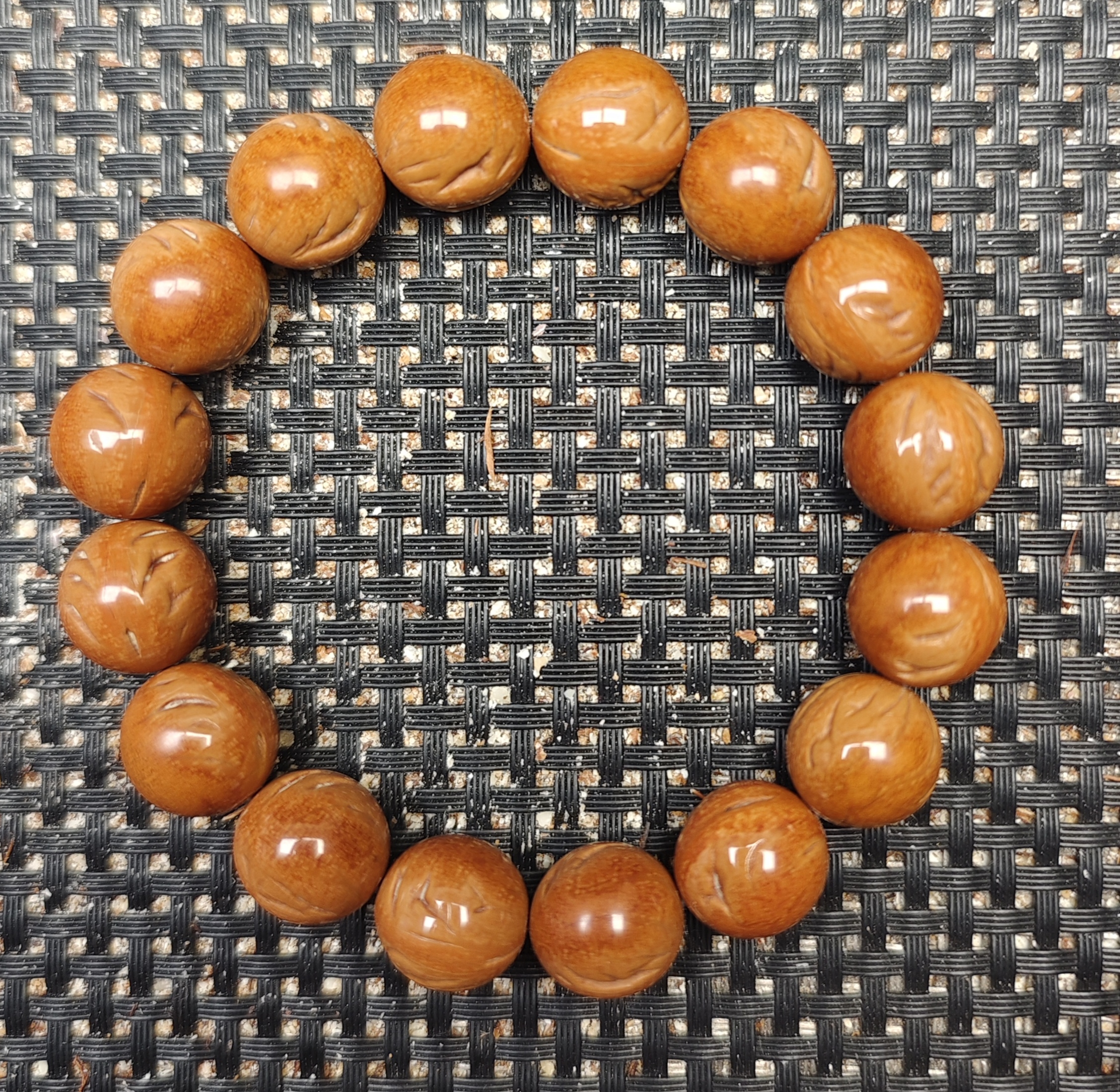 精品野生秦岭浅纹龙纹桃核13尺寸红皮光珠手串