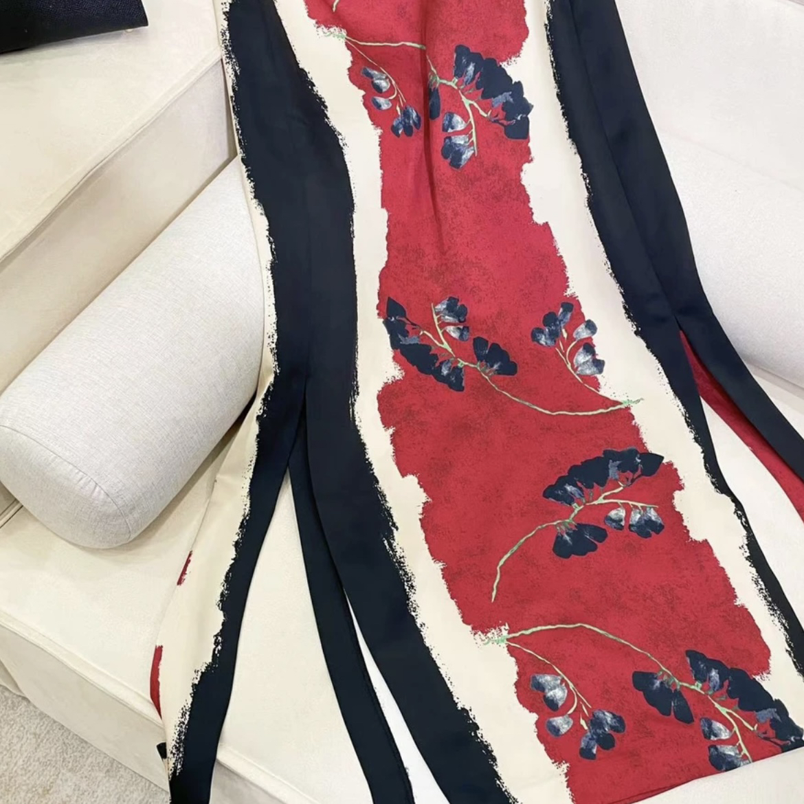 含香服饰 [脸谱]小众国风名族风波浪腰侧面双开叉飘带显瘦半身裙