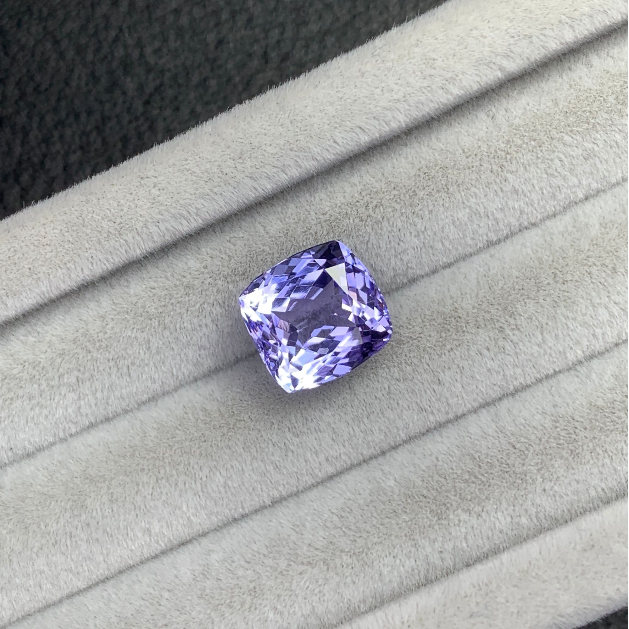 天然坦桑石裸石 肉眼全净玻璃体满火彩明亮2.98ct精切切工璀璨