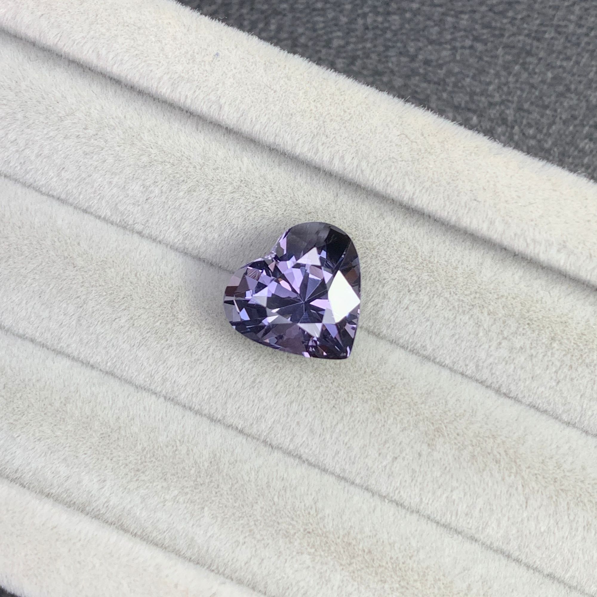 天然无烧金属灰紫色钴尖晶石裸石精切心形全净满火彩2.57ct