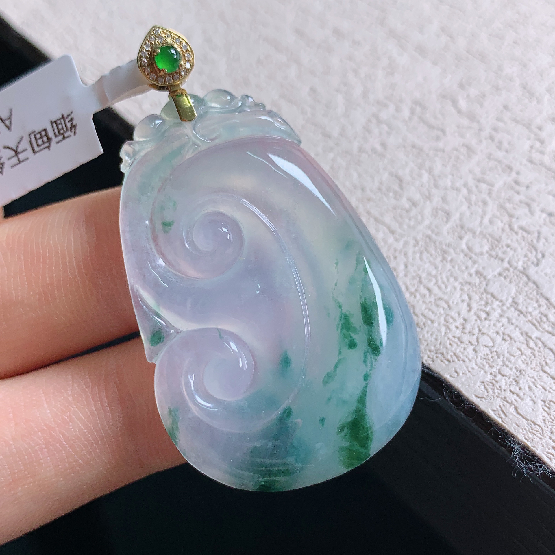 缅甸天然翡翠A货老坑冰种飘花如意精品高品质精雕珠宝吊坠挂坠