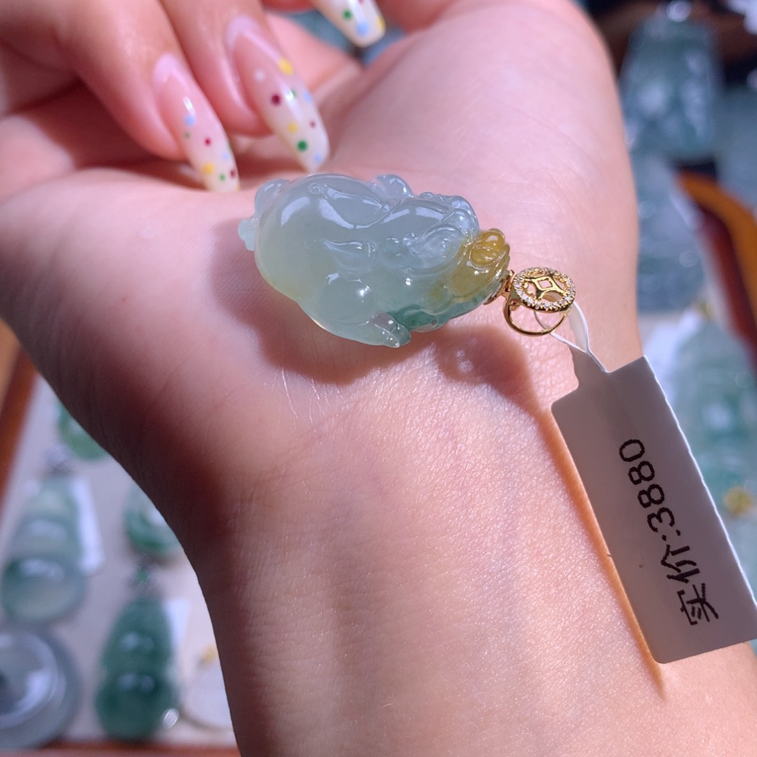 翡翠吊坠(不含链)18K金镶嵌