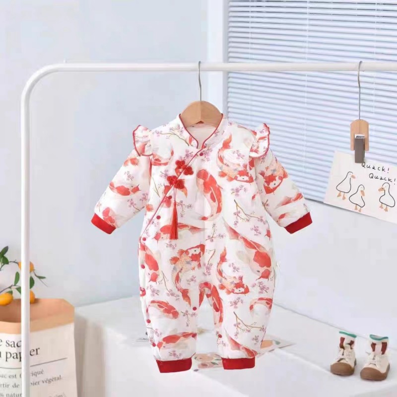 婴儿衣服秋冬新款一池锦鲤半里风华加绒连体衣国风保暖外出服爬服