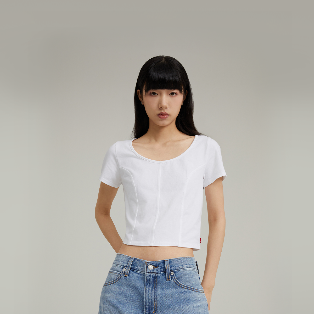 Levi's李维斯女士修身正肩显瘦气质美式复古辣妹纯色短袖T恤A7534