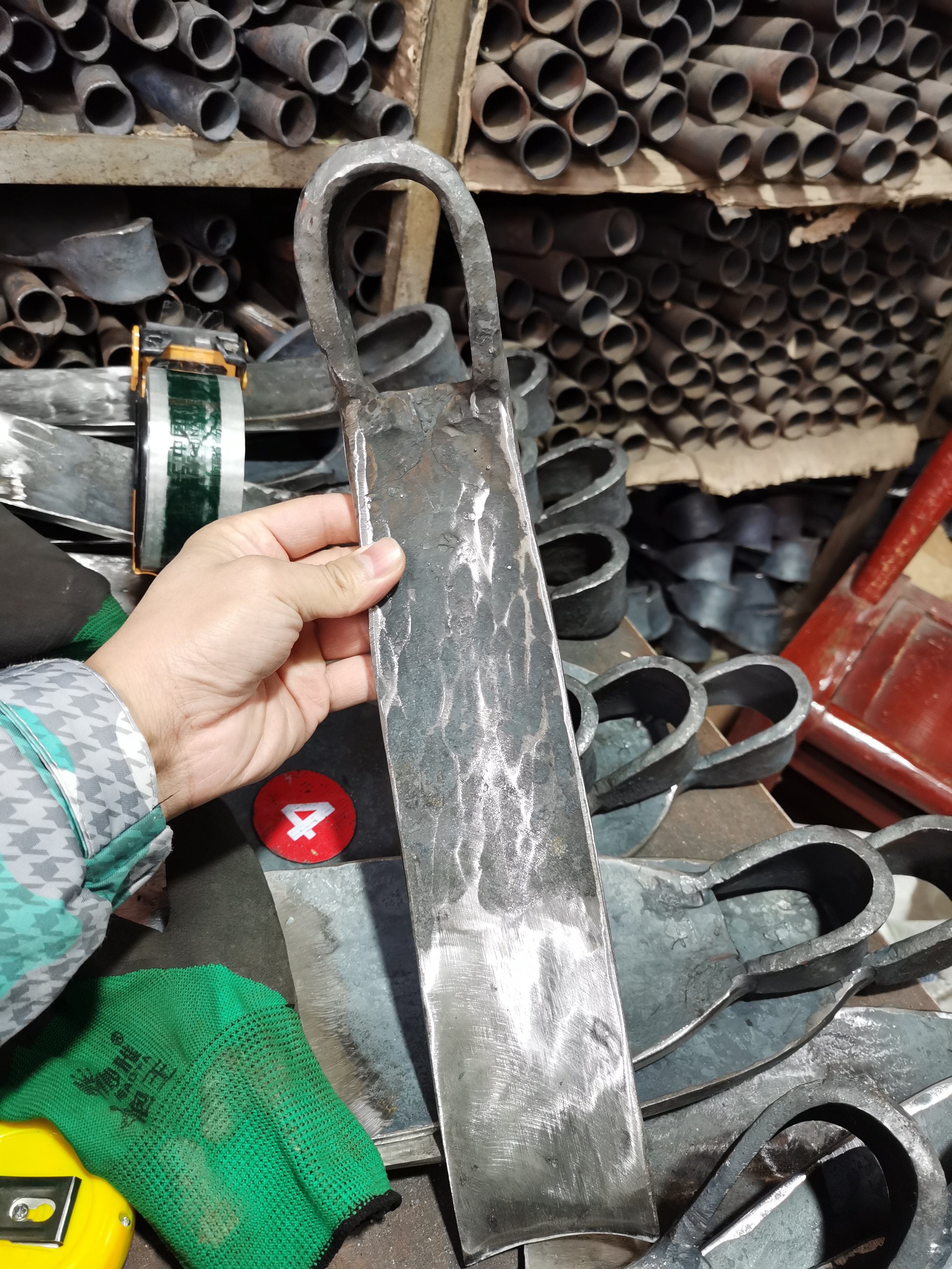 三斤二两特制款弹簧钢钢锻打锄头手工打造多功能园艺工具开荒