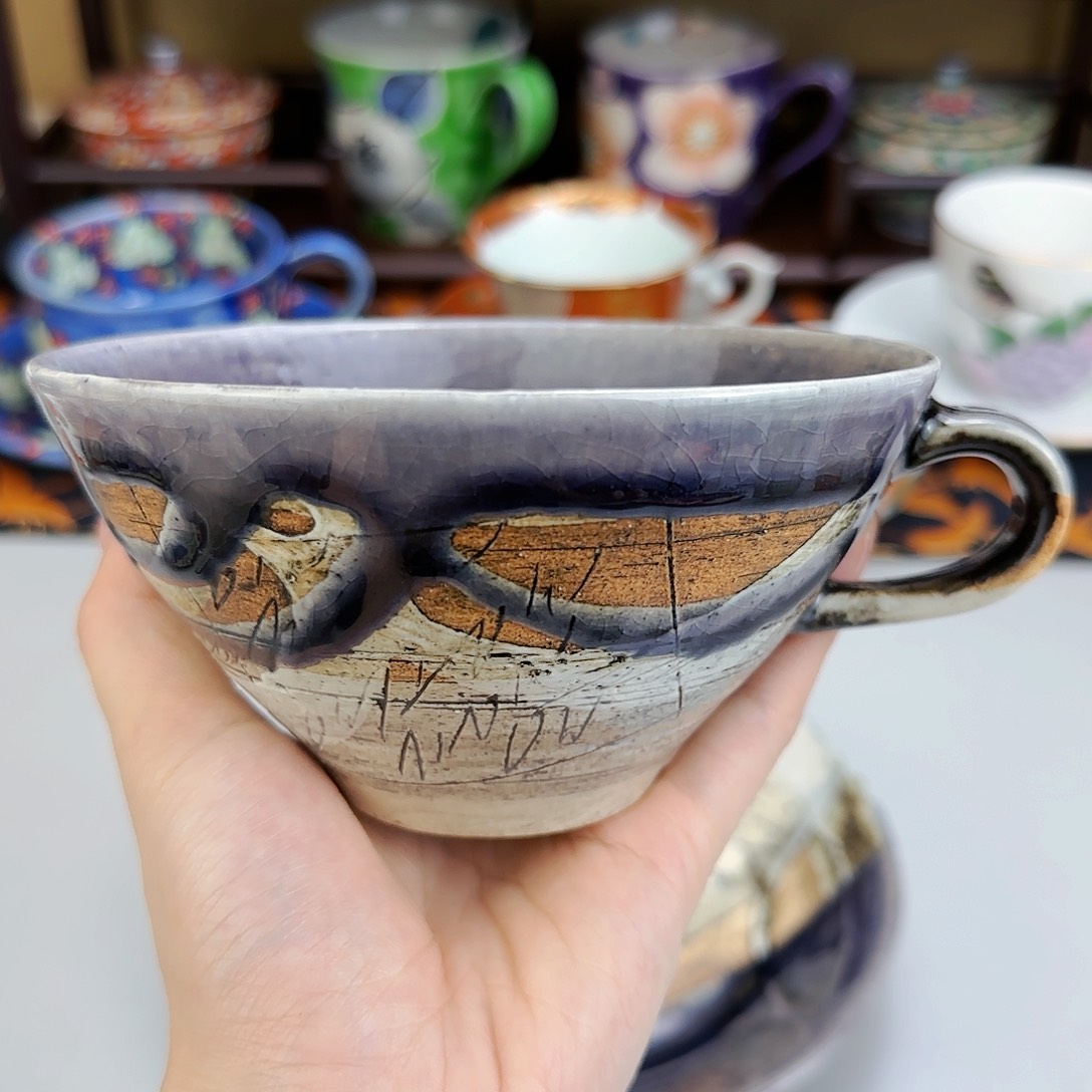 你家瓷器真多真美！