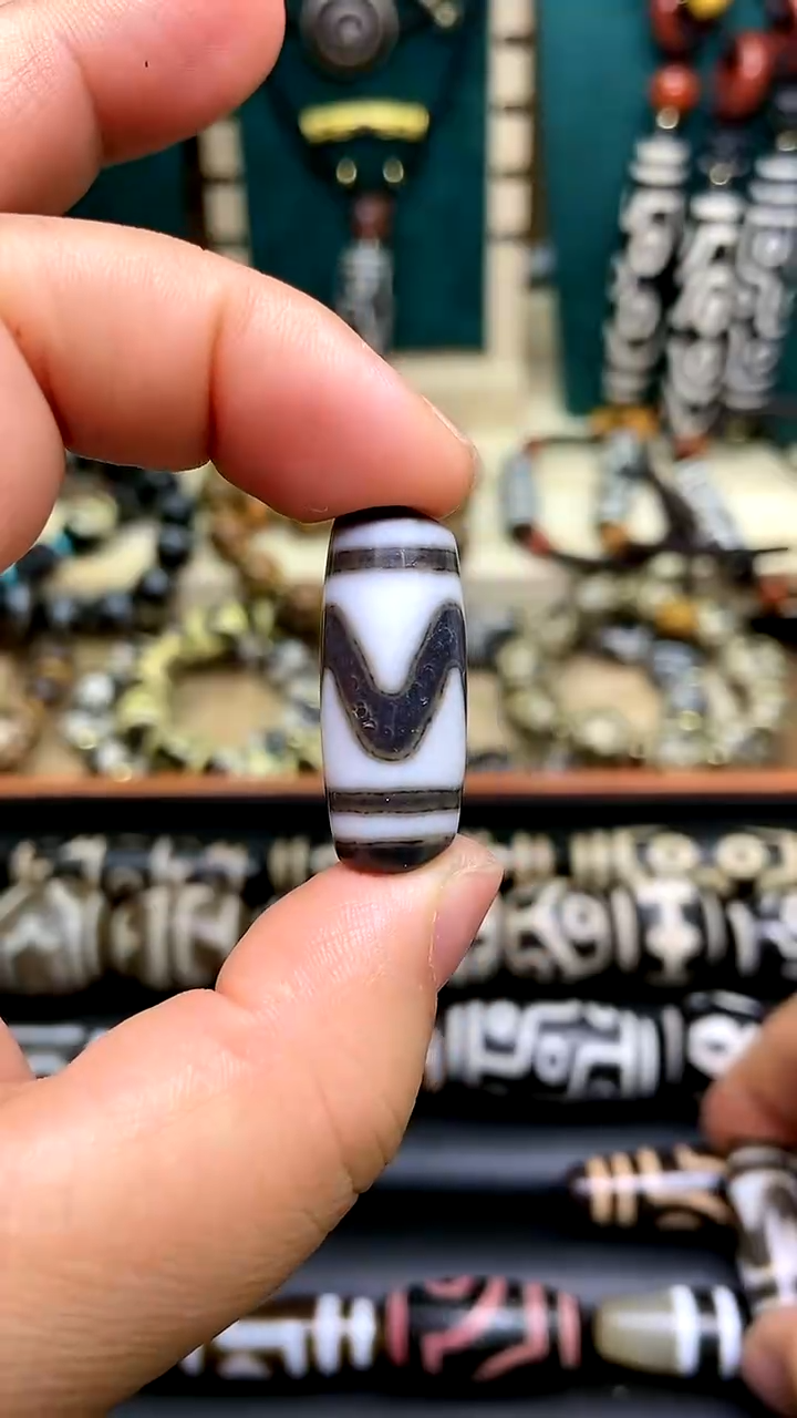 【闪购商品】玛瑙/玉髓单株未镶嵌牙