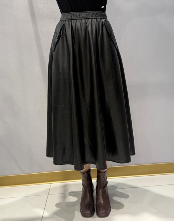 易缔媤质感皮伞裙