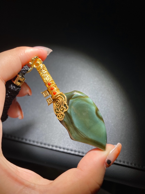 轩辕氏翡翠定制·斧头大马坎特色福气到来