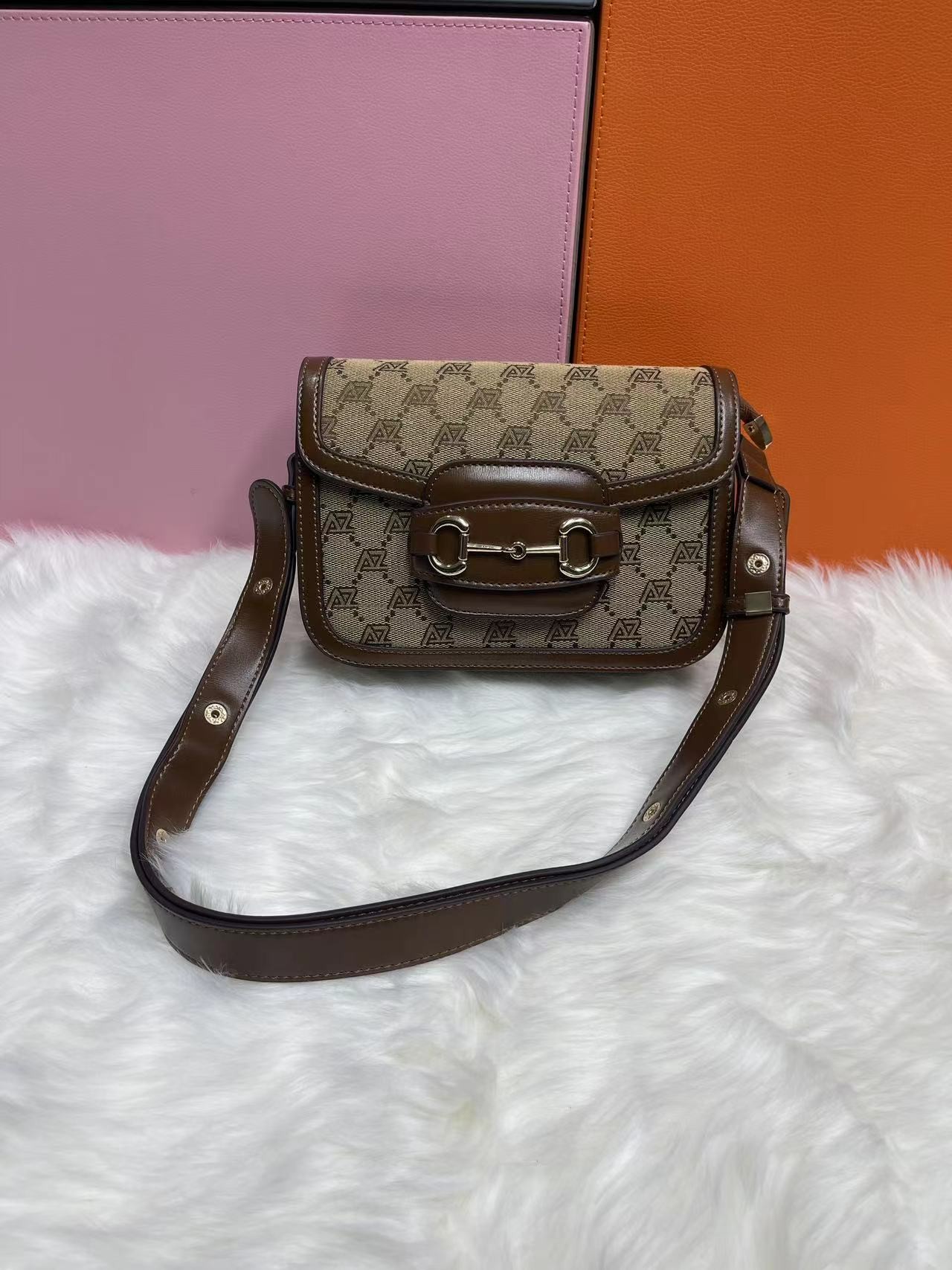 高端订制时尚女士单肩斜挎包251