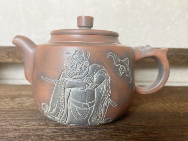 钟馗纳福浮雕坭兴陶茶壶