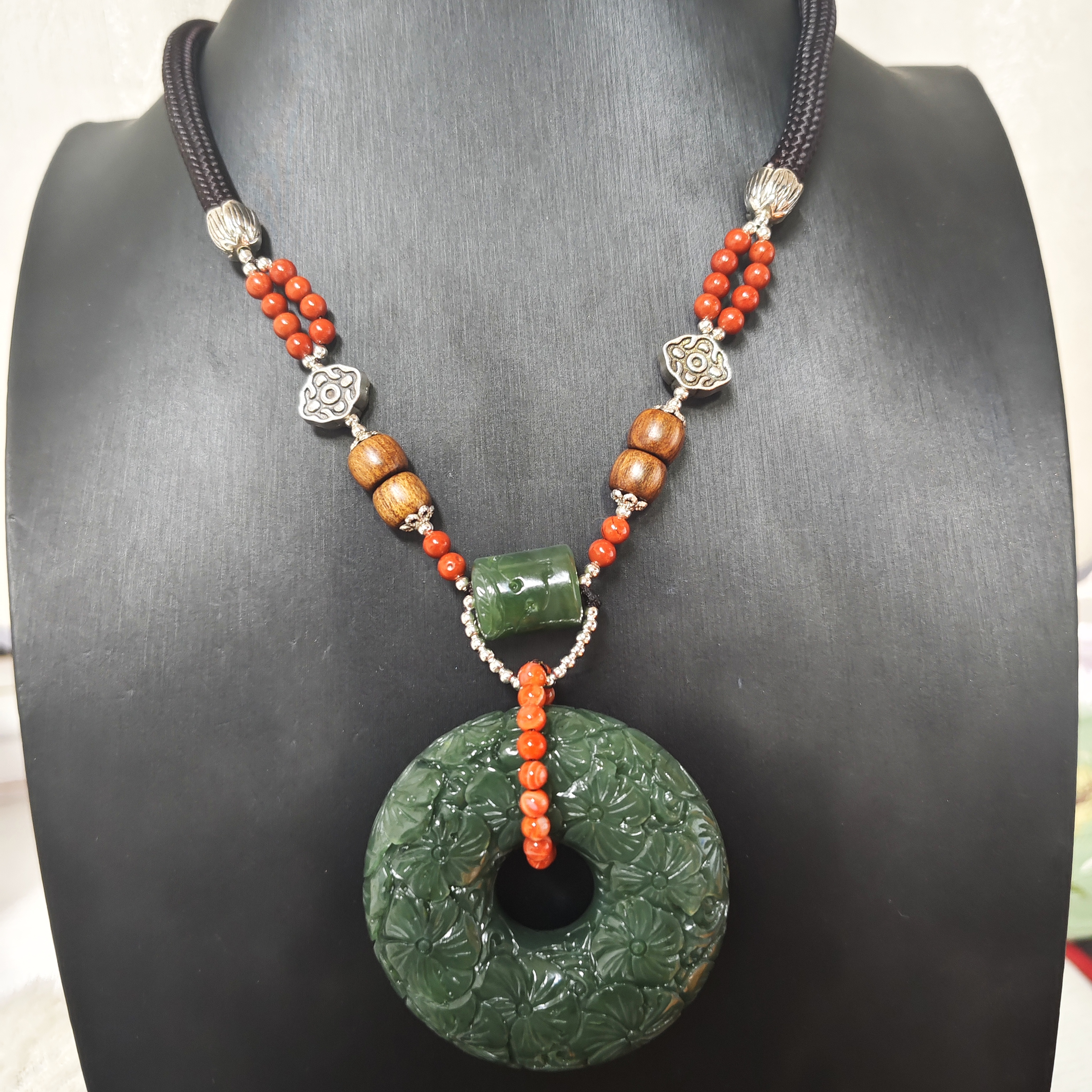 ［0054］天然和田碧玉精美五福花平安扣面包扣挂件毛衣链