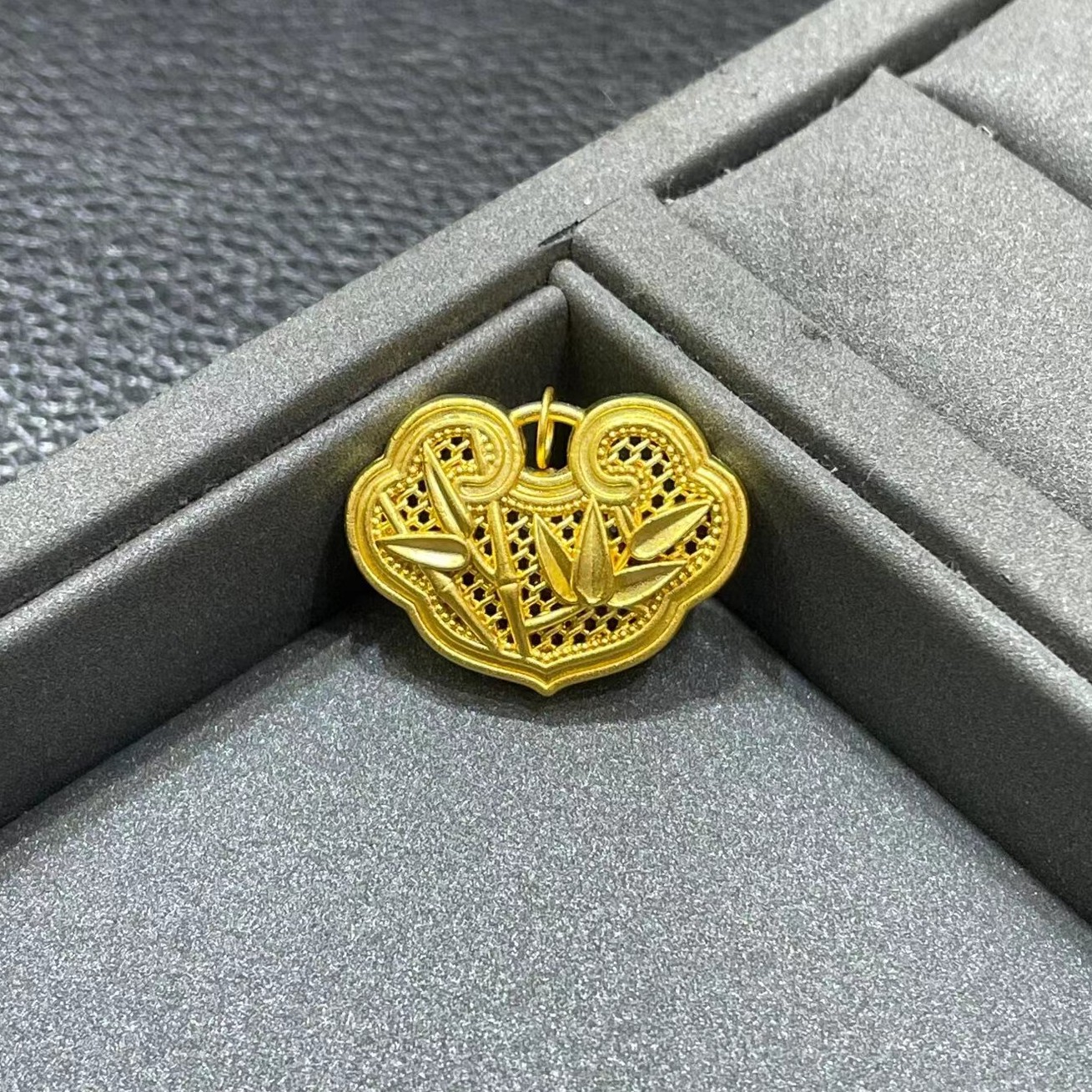 【粥粥专享】足金999 竹叶锁包节节高长命锁吊坠  0.92#
