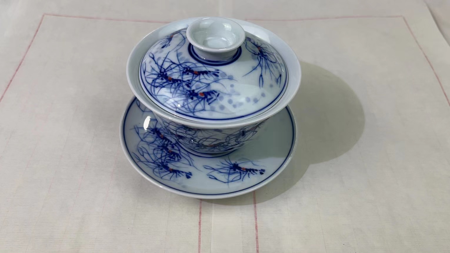 手绘青花岩茶三才小虾盖碗