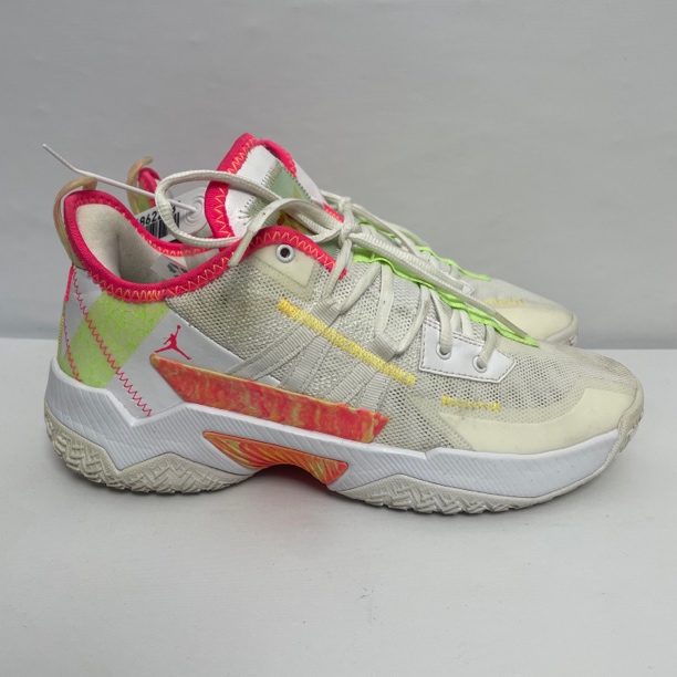 42码/威少2 低帮白橙/9新/二手正品篮球鞋/实图如下