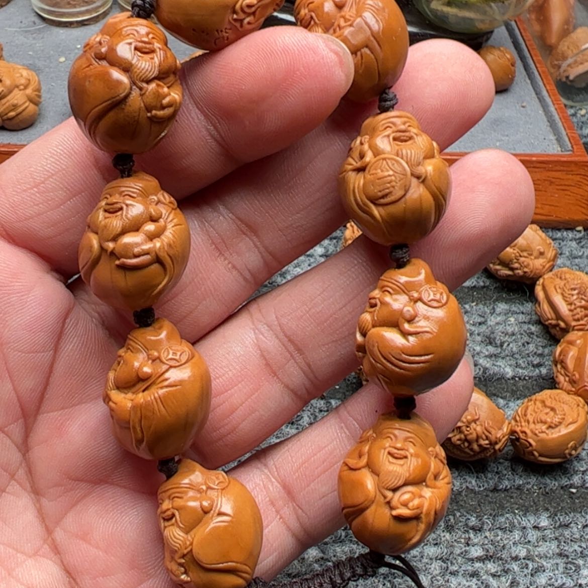 【闪购商品】橄榄核吊坠光背财神