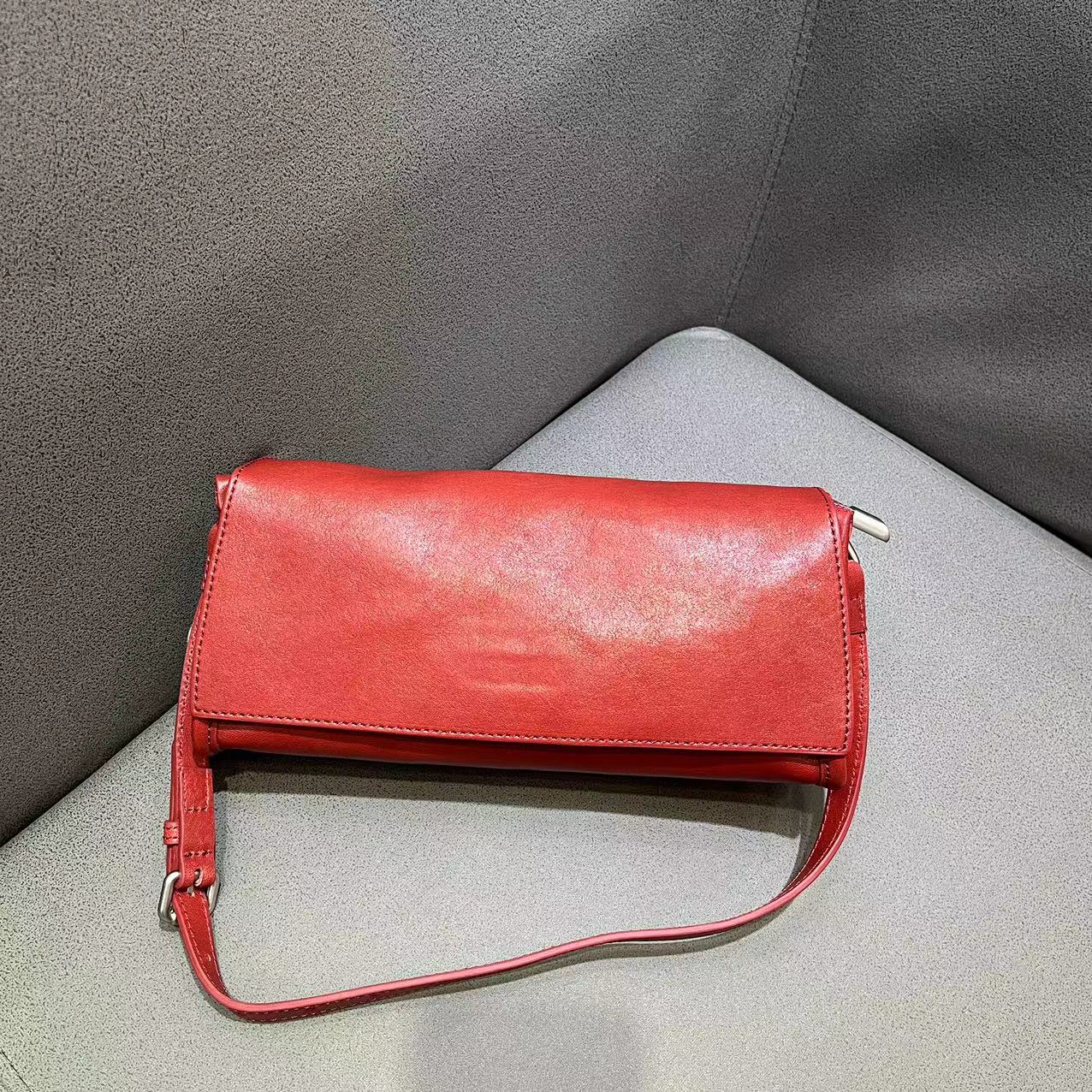 【A008-162A】真皮经典时尚百搭单肩斜跨女包