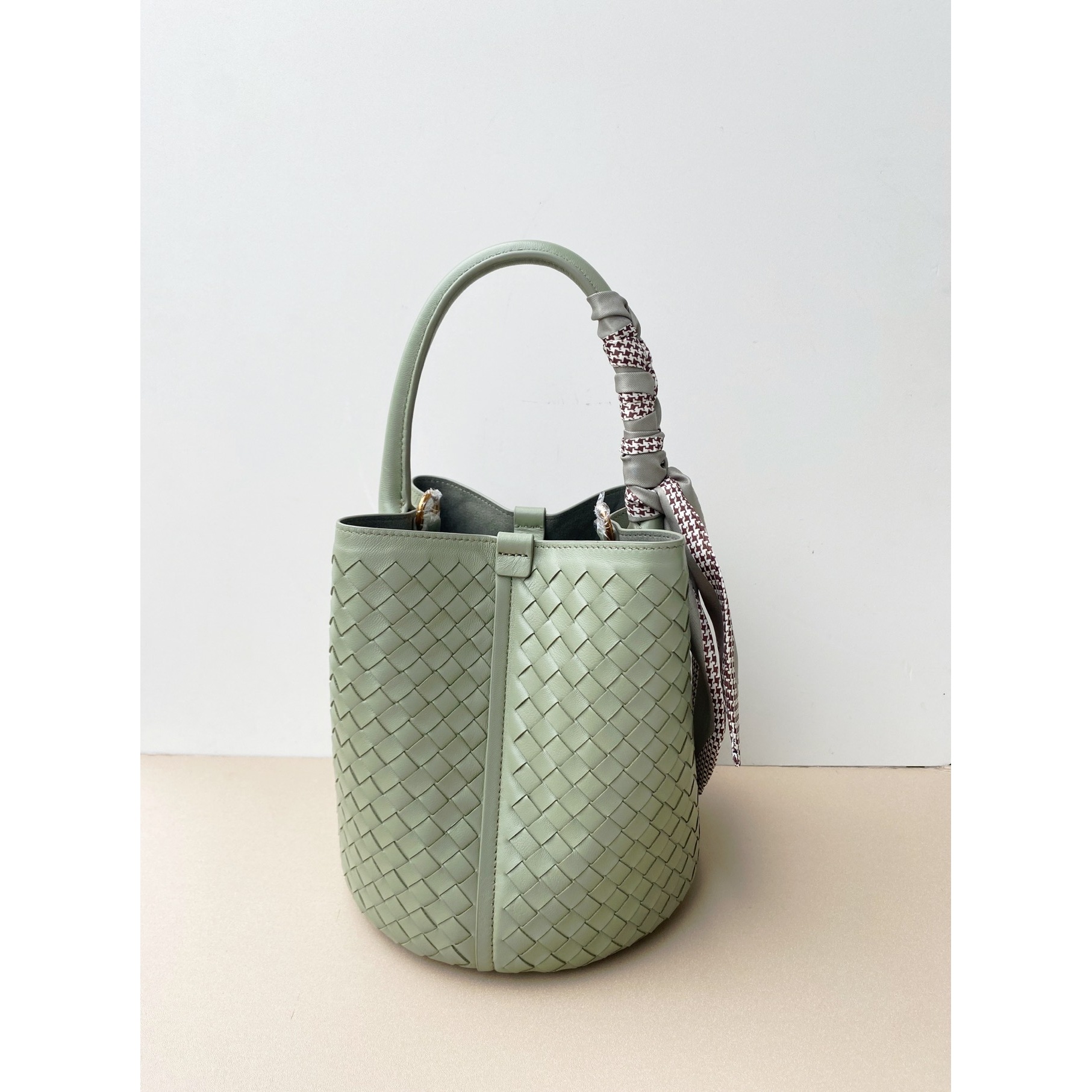 【A313-6086】羊皮手工编织水桶包时尚百搭手提包轻奢单肩斜挎包