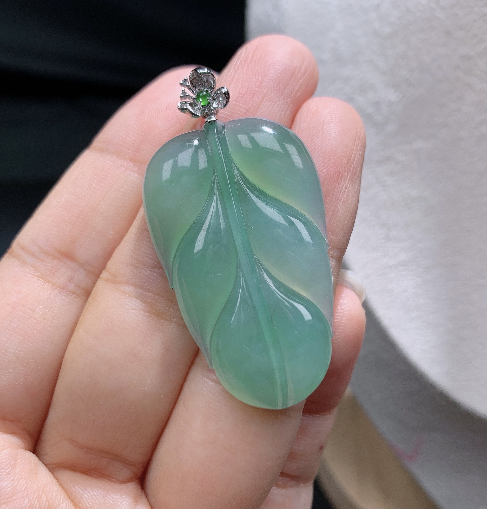 缅甸翡翠A货老坑18k金扣冰种晴绿金枝玉叶事业有成48*40.5*25*5.4