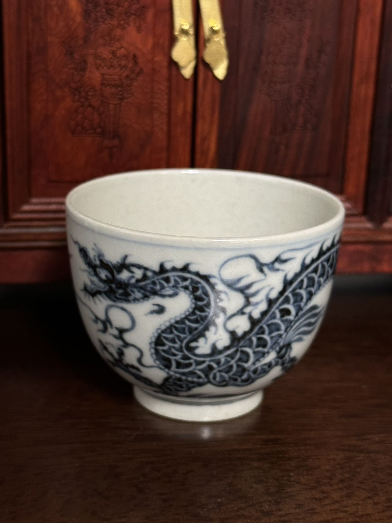 顽古•脚踩泥龙纹小杯满容60毫升